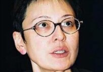 Irina Khakhamada was among the SPS leaders to step down following the party's defeat in 2003 parliamentary elections