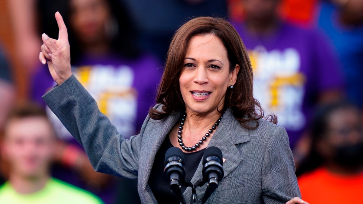 Cine este Kamala Harris posibila înlocuitoare a lui Biden pentru