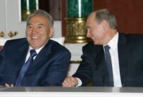 Kazakh President Nazarbaev (left) with his Russian counterpart, Vladimir Putin, on April 4 (epa)
