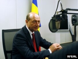 Preşedintele Traian Băsescu în cursul interviului acordat Europei Libere