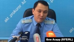 Ақтөбе облыстық прокуратурасын №1 басқармасының бастығы Мұратбек Мырзамұратов. Ақтөбе, 27 шілде 2016 жыл.