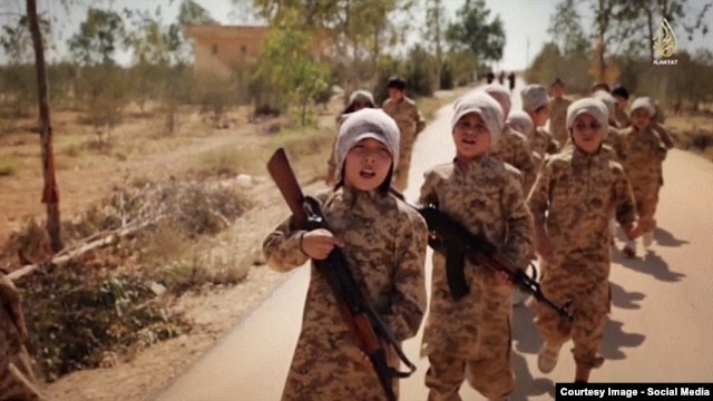 Дети предположительно казахских боевиков экстремистской группировки «Исламское государство». Иллюстративное фото.