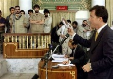 A lawyer presents his case in a Kabul court (file photo)