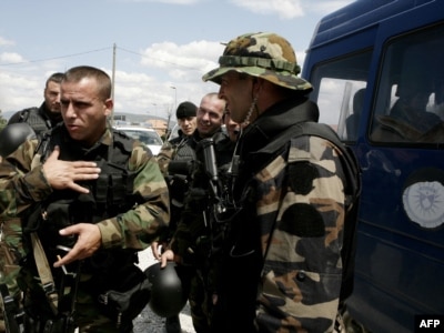 Pripadnici Specijalne jedinice kosovske policje u Mitrovici - ilustracija