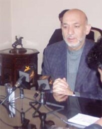 President Karzai in his office on April 5 (RFE/RL)