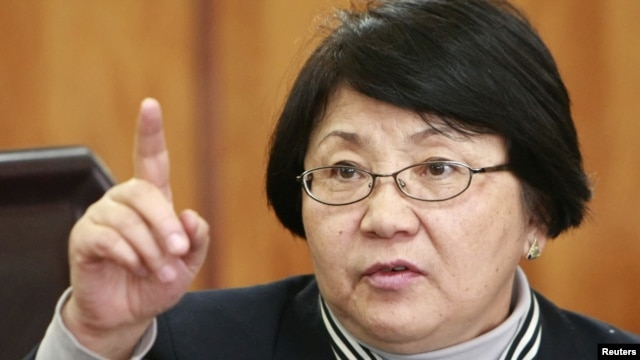 Roza Otunbaeva says she is now head of a temporary caretaker government.