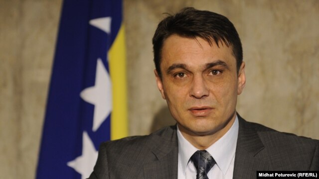 Sadik Ahmetović