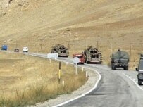 Turkish tanks massing on the border (AFP)