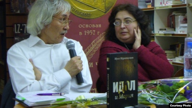 Презентация книги Мураталиева "Мария и Идол" в Москве, 2011