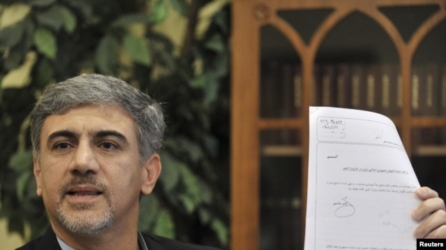 Hossein Alizadeh said he could not return to Iran because he risked "capital punishment." 