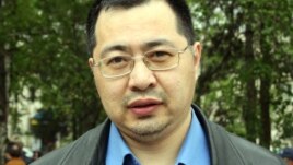 Ермек Нарымбаев түрмеден оралған соң. Алматы, 28 сәуір 2012 жыл.