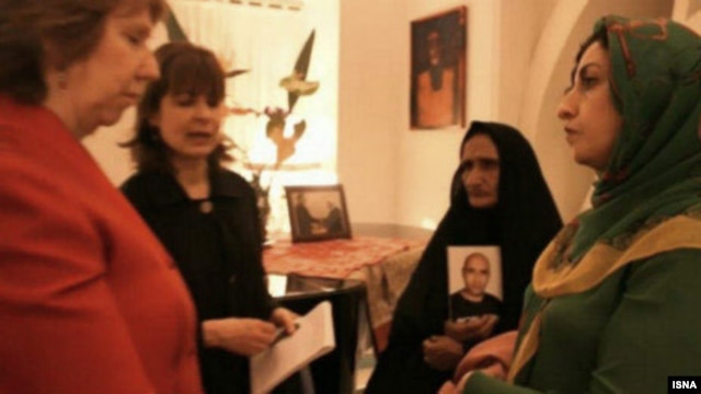 دیدار محمدی و  گوهر عشقی، مادر ستار بهشتی با اشتون