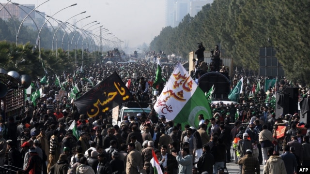 Tens of thousands of supporters of cleric Muhammad Tahir-ul-Qadri gathered at a protest rally in Islamabad on January 15.