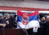 Serbian President Boris Tadic (left) visiting Kosovo in February 2005 (AFP)