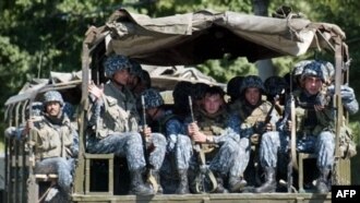 Озодлик билан суҳбатда бўлган андижонликлар 13 май воқеаларининг давлат томонидан атайлаб уюштирилганига ҳали-ҳамон шубҳа қилмайдилар.