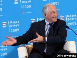 Знает ли спикер Госдумы Борис Грызлов о том, как относятся ученые к его соавтору Виктору Петрику?