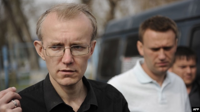 Opposition mayoral candidate Oleg Shein speaks to a rally of supporters in Astrakhan last week.