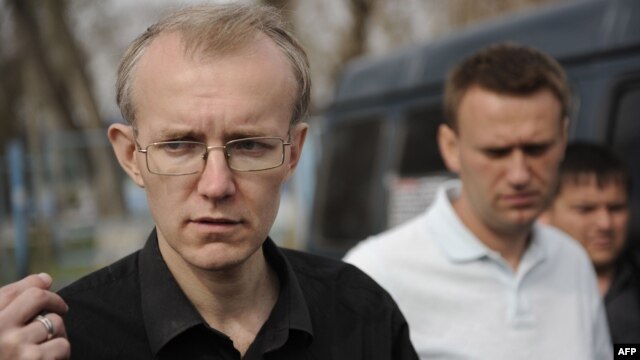 Oleg Shein speaks to supporters at a rally in the southern Russian city of Astrakhan on April 13.
