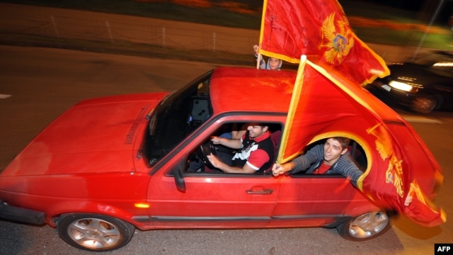 Slavlje nakon objavljivanja izbornih rezultata, 14. oktobar 2012.