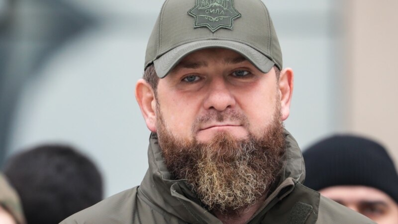 Фонд Кадырова подарил лидерам сепаратистов Донбасса бронированные внедорожники