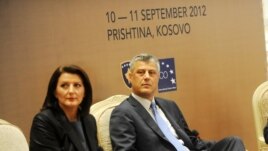 Atifete Jahjaga i Hashim Thaci na konferenciji povodom okončanja međunarodnog nadgledanja kosovske nezavisnosti, Priština, 11. septembar 2012.