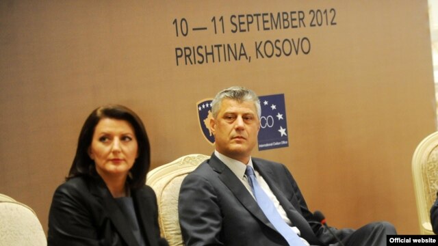 Atifete Jahjaga i Hashim Thaci na konferenciji povodom okončanja međunarodnog nadgledanja kosovske nezavisnosti, Priština, 11. septembar 2012.
