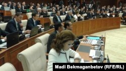 Пленарное заседание мажилиса парламента шестого созыва. Астана, 25 марта 2016 года.