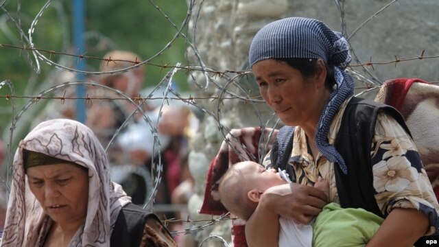 Thousands of ethnic refugees have streamed across the Kyrgyz-Uzbek border