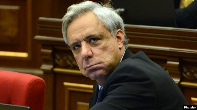 Armenia - Former Foreign Minister Vartan Oskanian attends a parliament session, 13Nov2012.
