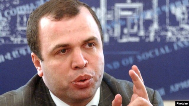 Armenia -- Vazgen Khachikian, head of State Social Security Service, at a press conference in Yerevan, 25Nov2009.