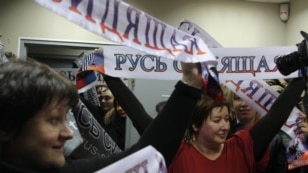 Движение "Русь сидящая" в своей новой приёмной
