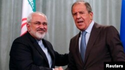 Iranian Foreign Minister Mohammad Javad Zarif (left) met with his Russian counterpart Sergei Lavrov on August 29.