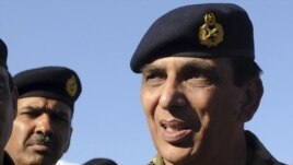 Pakistani Army Chief General Ashfaq Kayani (right)