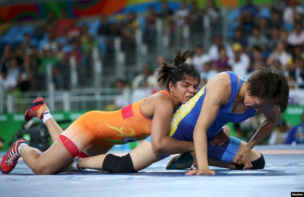 В схватке с индийской спортсменкой за бронзовую медаль Айсулуу Тыныбекова вела в счете, но на последних секундах допустила роковую ошибку, позволив сопернице набрать победные очки.