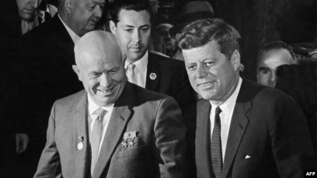 Nikita Hrușciov și președintele John F. Kennedy la convorbirile Est-Vest de la Viena în 1961