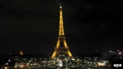 The lights on the Eiffel Tower will go out.