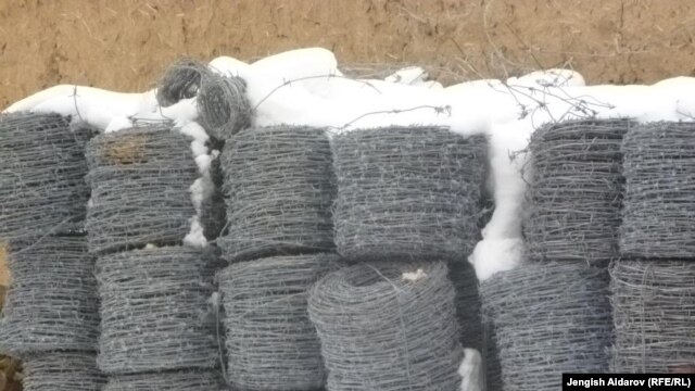 Barbed wire to be used for fences in the Sokh exclave