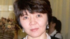 Меруерт Махмұтова, қоғамдық проблемаларды талдау орталығының директоры.