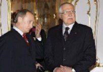 Russian President Vladimir Putin (left) and Czech President Vaclav Klaus meet at Prague Castle, March 1 (epa)