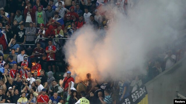 Fans celebrate after Russia beat Czech Republic 4-1 during their Group A Euro 2012 match in Wroclaw on June 8.