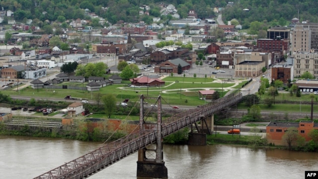 The town of Steubenville sits near the Ohio River.