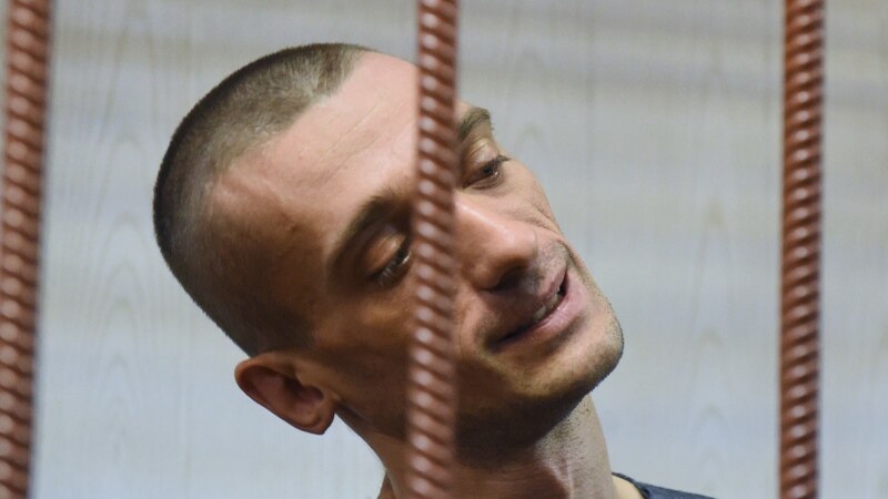 Продлен арест российского художника Павленского
