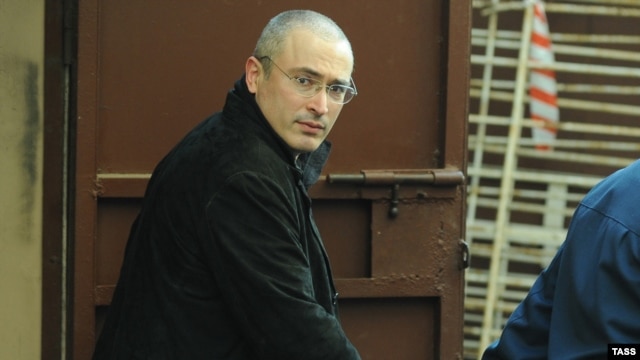 Ходорковский вышел на свободу 0E59C7BF-816A-404A-A2DC-0D288D90CD0D_w640_r1_s