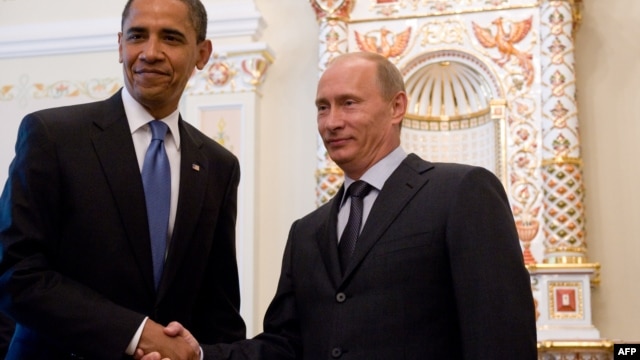 U.S. President Barack Obama (left) and Russian President Vladimir Putin will hold talks on the sidelines of the summit. (file photo)