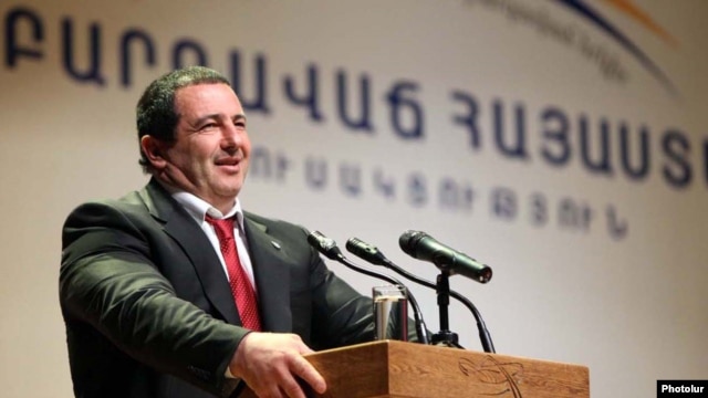 Armenia - Gagik Tsarukian speaks at a congress of his Prosperous Armenia Party in Yerevan.