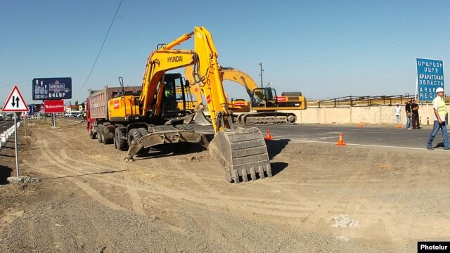 Armenia - The Spanish company Isolux Corsan starts the reconstruction of Yerevan-Ararat highway, 13Sept2012.