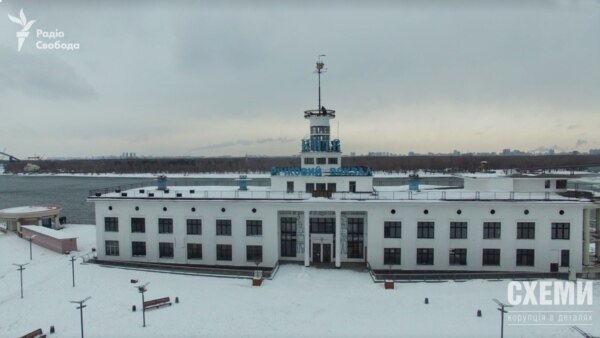 Київський річковий вокзал з висоти пташиного польоту