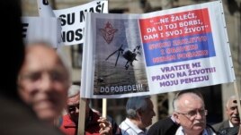 Sa protesta penzionera, Beograd, april 2015.