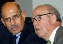 Hans Blix (right) with IAEA head el-Baradei in an undated file photo (CTK)
