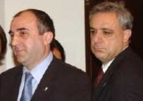 Azerbaijani Foreign Minister Elmar Mammadyarov (left) and his Armenian counterpart, Vartan Oskanian (file photo) (RFE/RL)